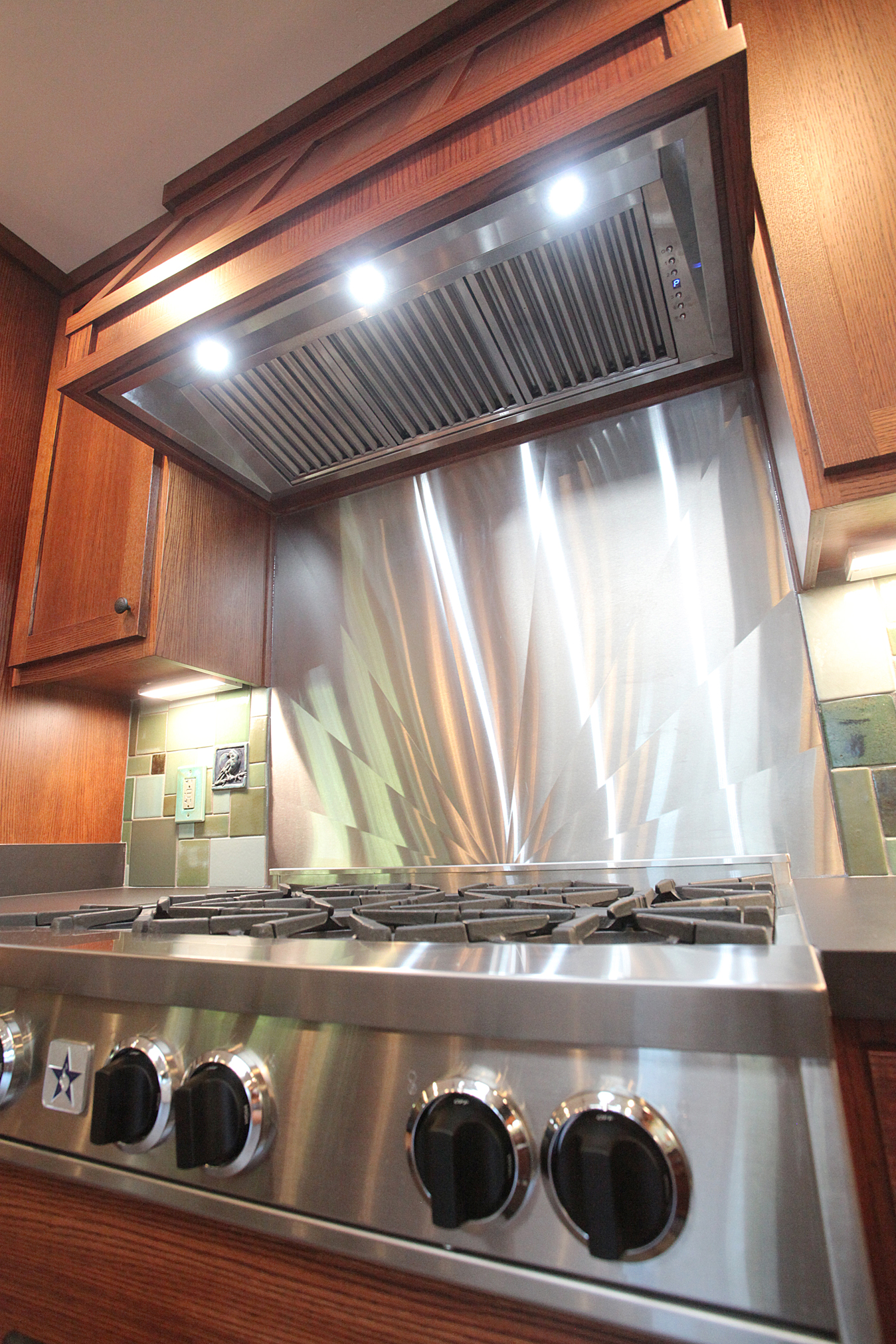 Sedillo_920Miller_Wolf_07152015_IMG_5187 image